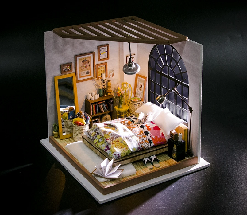 Robotime DIY Dollhouse Kit-Alice's Dreamy Bedroom