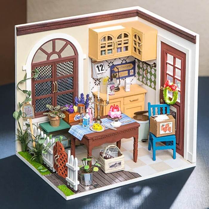 Robotime Charlie’s Dining Room DIY Miniature DGM09
